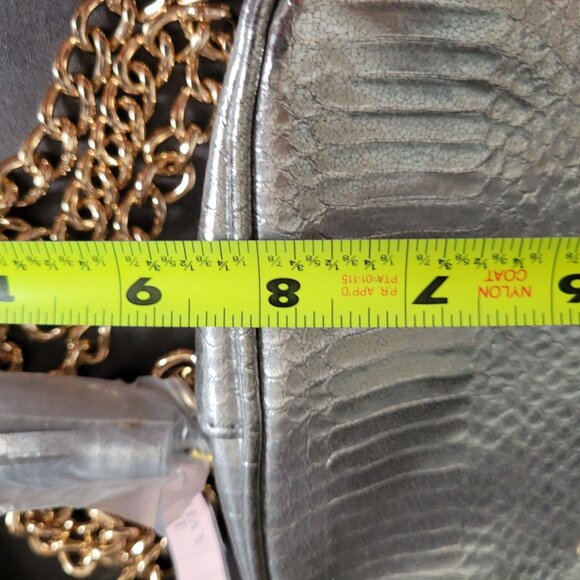Victorias Secret Silver Faux Snakeskin Crossbody Bag With Gold Chain & Zipper - Picture 6 of 11